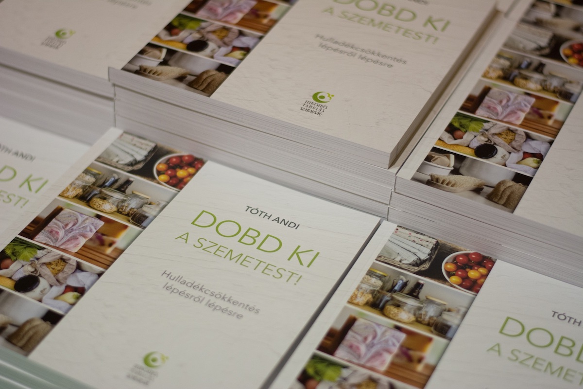 Dobd ki a szemetest! - Könyvajánló a Szerzőtől, Tóth Anditól
