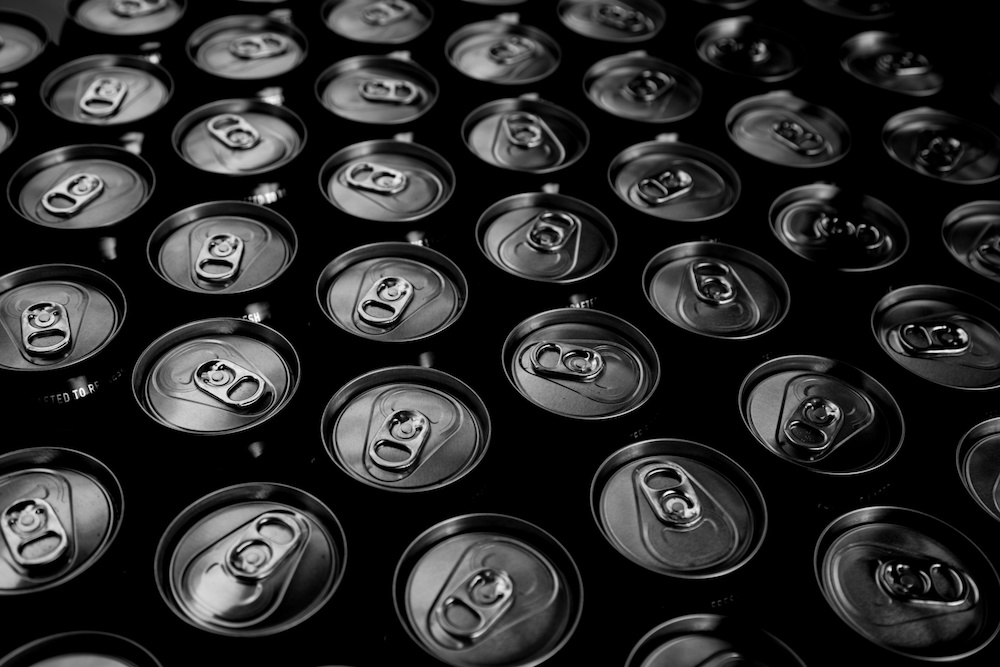 Aluminium dobozok. Forrás: publicdomainpictures.net Aluminium dobozok. Forrás: publicdomainpictures.net